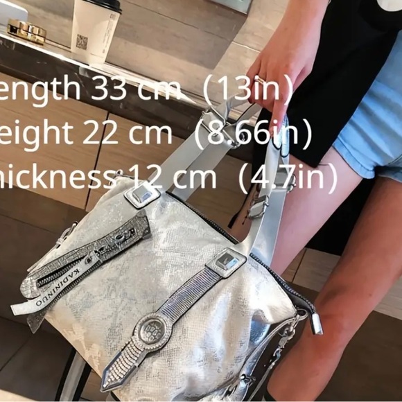 Silver sparkly purse - Picture 2 of 3